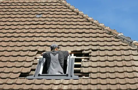 Pose de velux - La Bazouge-de-Chemeré